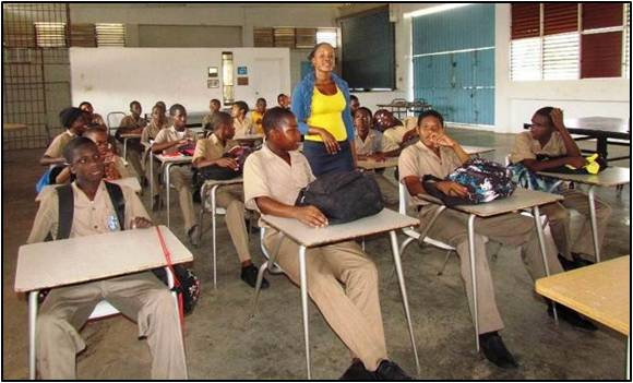 Tahanto Pic 3 St Georges Students Using Tahanto Desks